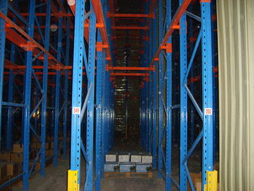 Q235 / Azionamento di stoccaggio di 345 magazzini nell'azionamento di tormento del pallet tramite gli scaffali per cella frigorifera